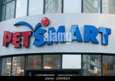 Toronto, ON, Canada – 20 août 2023 : vue à l’enseigne du magasin Petsmart en Amérique Banque D'Images