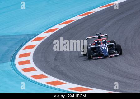 Miami, Etats-Unis. 03 mai 2024. 77 CRONE Courtney (usa), Prema Racing, Tatuus F4-T-421, action lors de la 2ème manche du Championnat de F1 Academy 2024 du 3 au 5 mai 2024 sur l'Autodrome international de Miami, à Miami, États-Unis d'Amérique - photo Eric Alonso/DPPI crédit : DPPI Media/Alamy Live News Banque D'Images