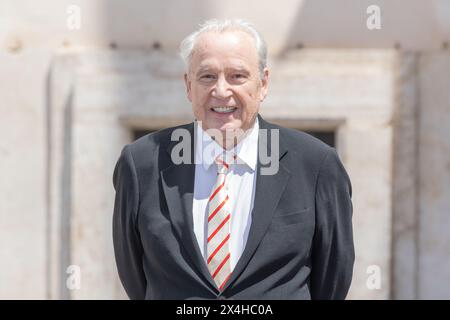 3 mai 2024, Rome, Italie : le compositeur Giorgio Moroder devant le palais du Quirinal après la cérémonie de remise des David di Donatello Awards à Rome (crédit image : © Matteo Nardone/Pacific Press via ZUMA Press Wire) USAGE ÉDITORIAL SEULEMENT! Non destiné à UN USAGE commercial ! Banque D'Images