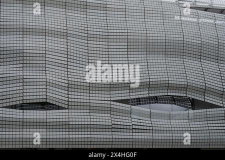 Nîmes, France - 04 17 2024 : voir détail de la façade du bâtiment du Musée de la Romanité Banque D'Images