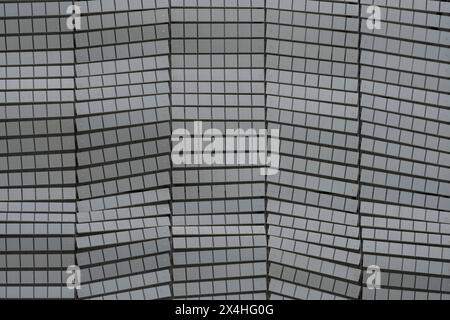 Nîmes, France - 04 17 2024 : voir détail de la façade du bâtiment du Musée de la Romanité Banque D'Images