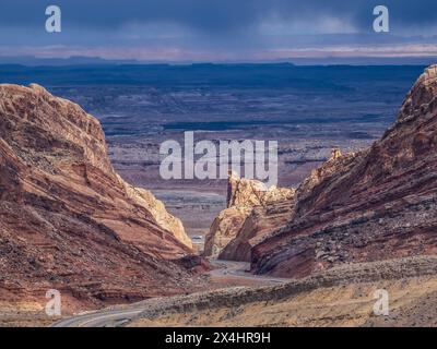 Vue depuis Spotted Wolf Overlook sur l'Interstate 70, San Rafael se déborde à l'ouest de Green River, Utah. Banque D'Images