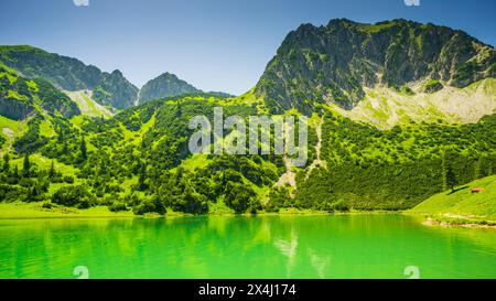 Basse Gaisalpsee, derrière le Rubihorn, 1957 m, Alpes Allgaeu, Allgaeu, Bavière, Allemagne Banque D'Images