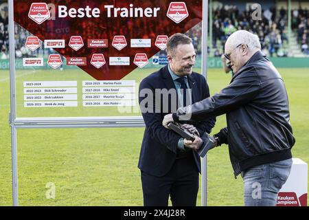 Dordrecht, pays-Bas. 03 mai 2024. DORDRECHT - 03-05-2024. Stade M-scores. Keuken Kampioen Divisie, KKD. FC Dordrecht - Willem II. Dordrecht entraîneur Michele Santoni meilleur entraîneur 4ème période crédit : Pro Shots/Alamy Live News Banque D'Images
