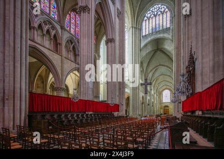 Chœur et nef, Cathédrale Saint-Julien-du-Mans romane-gothique, le Mans, Sarthe, région pays de la Loire, France, Europe Banque D'Images