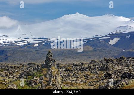 Volcan glacié et paysage de lave, Jules Verne, voyage au centre de la terre, Snaefelnesjoekull, Islande Banque D'Images