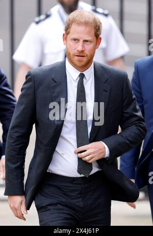 Le prince Harry, duc de Sussex, arrive aux cours royales de justice le 30 mars 2023 à Londres, en Angleterre. Banque D'Images