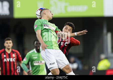 Dordrecht, pays-Bas. 03 mai 2024. DORDRECHT - 03-05-2024. Stade M-scores. Keuken Kampioen Divisie, KKD. FC Dordrecht - joueur de Willem II. Dordrecht Ilias Sebaoui, joueur de Willem II amine Lachkar crédit : Pro Shots/Alamy Live News Banque D'Images