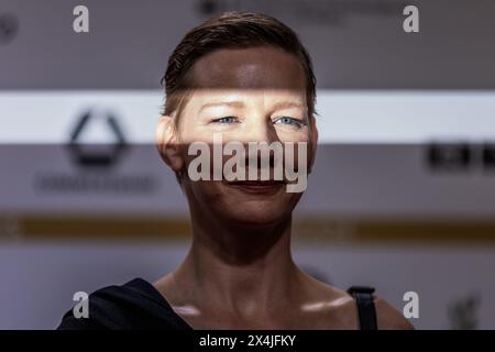 Berlin, Allemagne. 03 mai 2024. Sandra Hüller, actrice, vient au German film Award 2024. Le Lola est l'un des prix les plus importants de l'industrie. Crédit : Christoph Soeder/dpa/Alamy Live News Banque D'Images