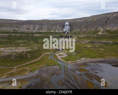 Cascade Dynjandi à Arnarfjordur dans l'ouest de l'Islande Banque D'Images