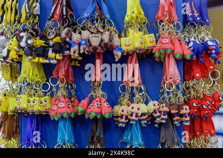 Buenos Aires, Argentine ; 26 avril 2024 : porte-clés de personnages de dessins animés. Banque D'Images