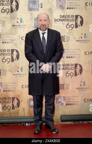 Rome, Italie - 3 mai 2024 : Antonio Albanese assiste au tapis rouge de la cérémonie de remise des prix David di Donatello 2024 à Rome, Italie, aux studios Cinecittà. (Photo de Gennaro Leonardi/Alamy Live News) Banque D'Images