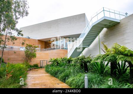 Naala Badu, le Sydney Modern agrandit la taille de la galerie d'art de Nouvelle-Galles du Sud à Sydney et a ouvert ses portes en 2022, conçu par Kazuyo Sejima + Ryue Nishizawa Banque D'Images