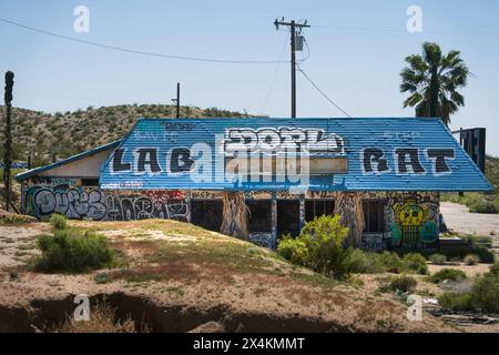 Station-service abandonnée et Diner près de Barstow, Californie Banque D'Images