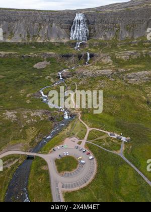 Cascade Dynjandi à Arnarfjordur dans l'ouest de l'Islande Banque D'Images