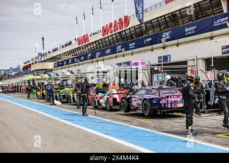 Ambiance pitlane, lors de la 2ème manche de la European le Mans Series 2024 sur le circuit Paul Ricard du 3 au 5 mai 2024 au Castellet, France - photo Marc de Mattia/DPPI crédit : DPPI Media/Alamy Live News Banque D'Images