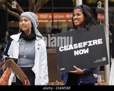 Canberra, Australie, 5 mai 2024. Des centaines de manifestants pro-palestiniens défilent de Civic au camp de solidarité de Gaza à l'Université nationale australienne pour montrer leur soutien aux demandes des étudiants que l'université cède et coupe tous les liens avec Israël. Banque D'Images