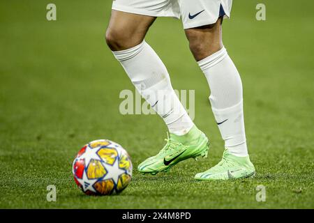 DORTMUND - Nike Superfly 9 Elite Mercurial Dream Speed chaussures de football de Kylian Mbappe du Paris Saint Germain lors de la demi-finale de l'UEFA Champions League entre le Borussia Dortmund et le Paris Saint Germain au signal Iduna Park le 1er mai 2024 à Dortmund, Allemagne. ANP / Hollandse Hoogte / BART STOUTJESDIJK Banque D'Images