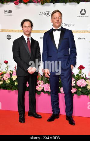 Ludwig Trepte und Tom Wlaschiha BEI der 74. Verleihung des Deutschen Filmpreises 2024 im Theater am Potsdamer Platz. Berlin, 03.05.2024 *** Ludwig Trepte et Tom Wlaschiha à la 74e cérémonie des German film Awards 2024 au Theater am Potsdamer Platz Berlin, 03 05 2024 Foto:Xn.xKubelkax/xFuturexImagex filmpreis2024 4068 Banque D'Images