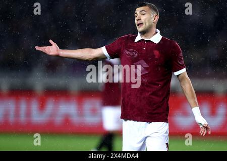 Turin, Italie. 03 mai 2024. Alessandro Buongiorno du Torino FC fait des gestes pendant le match de football Serie A entre le Torino FC et le Bologna FC au Stadio Olimpico le 3 mai 2024 à Turin, Italie . Crédit : Marco Canoniero/Alamy Live News Banque D'Images