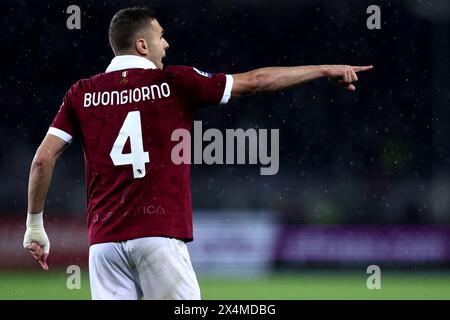 Turin, Italie. 03 mai 2024. Alessandro Buongiorno du Torino FC fait des gestes pendant le match de football Serie A entre le Torino FC et le Bologna FC au Stadio Olimpico le 3 mai 2024 à Turin, Italie . Crédit : Marco Canoniero/Alamy Live News Banque D'Images