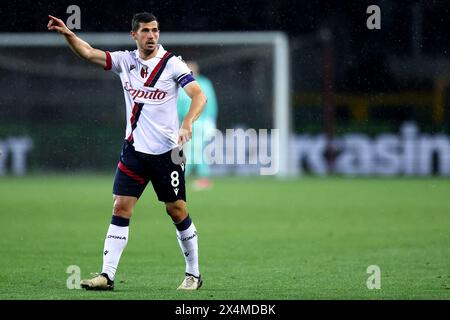 Turin, Italie. 03 mai 2024. Remo Freuler du Bologna FC gestes pendant le match de football Serie A entre Torino FC et Bologna FC au Stadio Olimpico le 3 mai 2024 à Turin, Italie . Crédit : Marco Canoniero/Alamy Live News Banque D'Images