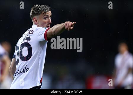 Turin, Italie. 03 mai 2024. Alexis Saelemaekers du Bologna FC fait des gestes pendant le match de football Serie A entre le Torino FC et le Bologna FC au Stadio Olimpico le 3 mai 2024 à Turin, Italie . Crédit : Marco Canoniero/Alamy Live News Banque D'Images