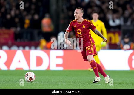 Rome, Italie. 02 mai 2024. Angelino de L'AS Roma lors de la demi-finale de l'UEFA Europa League 2023/24 match aller-retour entre L'AS Roma et le Bayer 04 Leverkusen au Stadio Olimpico le 2 mai 2024 à Rome, Italie. Crédit : Giuseppe Maffia/Alamy Live News Banque D'Images