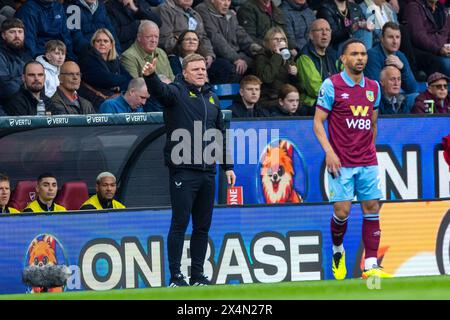 Eddie Howe, manager de Newcastle United, gesticule lors du match de premier League entre Burnley et Newcastle United à Turf Moor, Burnley le samedi 4 mai 2024. (Photo : Mike Morese | mi News) crédit : MI News & Sport /Alamy Live News Banque D'Images