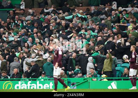 Les supporters du Celtic lors du Cinch Premiership match au Celtic Park, Glasgow. Date de la photo : samedi 4 mai 2024. Banque D'Images