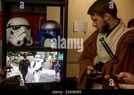 Moscou, Russie. 4 mai 2024. Les fans se sont réunis pour célébrer la Journée Star Wars à Moscou, en Russie. Crédit : Nikolay Vinokurov/Alamy Live News Banque D'Images