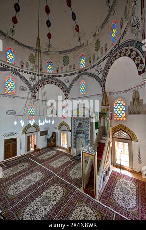 Mostar, Bosnie Herzégovine - 23 juillet 2023 : Mosquée Koski Mehmed Pacha construite en 1617-1619 sur ordre du vice-roi Koski Mehmed Pacha. La hauteur est de Banque D'Images