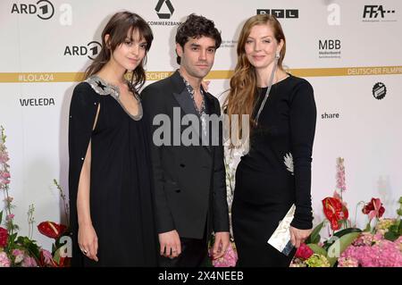 Luise Befort, Maximilian Befort und Pheline Roggan BEI der 74. Verleihung des Deutschen Filmpreises 2024 im Theater am Potsdamer Platz. Berlin, 03.05.2024 *** Luise Befort, Maximilian Befort et Pheline Roggan à la 74e cérémonie des German film Awards 2024 au Theater am Potsdamer Platz Berlin, 03 05 2024 Foto:XF.xKernx/xFuturexImagex filmpreis2024 4597 Banque D'Images