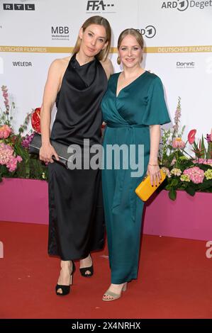 Jeannine Michaelsen und Jasmin Schwiers BEI der 74. Verleihung des Deutschen Filmpreises 2024 im Theater am Potsdamer Platz. Berlin, 03.05.2024 Banque D'Images