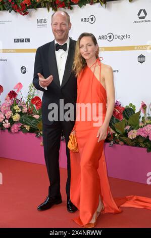 Johann von Bülow und Katharina Schüttler BEI der 74. Verleihung des Deutschen Filmpreises 2024 im Theater am Potsdamer Platz. Berlin, 03.05.2024 Banque D'Images