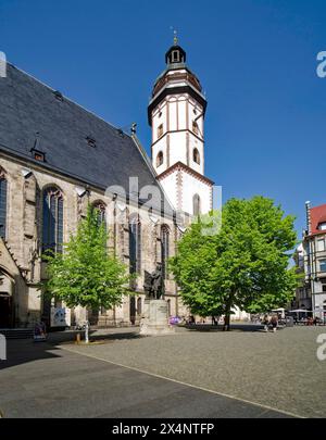 Nouveau monument de Bach par Carl Seffner, cimetière St Thomas avec église St Thomas, Leipzig, Saxe, Allemagne Banque D'Images