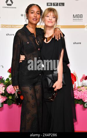 Larissa Sirah Herden und Heike Makatsch BEI der 74. Verleihung des Deutschen Filmpreises 2024 im Theater am Potsdamer Platz. Berlin, 03.05.2024 Banque D'Images