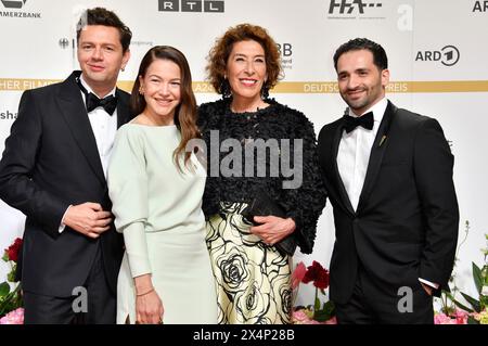 Christian Friedel, Hannah Herzsprung, Adele Neuhauser und Hassan Akkouch BEI der 74. Verleihung des Deutschen Filmpreises 2024 im Theater am Potsdamer Platz. Berlin, 03.05.2024 Banque D'Images