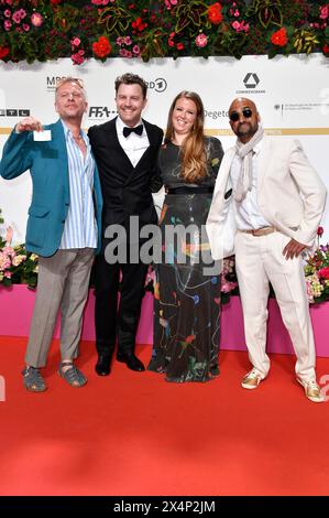 Robert Stadlober, Friedrich Mücke, Nina Eichinger und Murali Perumal BEI der 74. Verleihung des Deutschen Filmpreises 2024 im Theater am Potsdamer Platz. Berlin, 03.05.2024 Banque D'Images