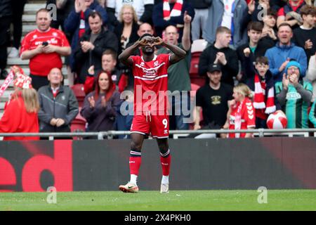 Emmanuel Latte Lath de Middlesbrough célèbre après avoir marqué son premier but lors du Sky Bet Championship match entre Middlesbrough et Watford au Riverside Stadium, Middlesbrough le samedi 4 mai 2024. (Photo : Mark Fletcher | mi News) crédit : MI News & Sport /Alamy Live News Banque D'Images