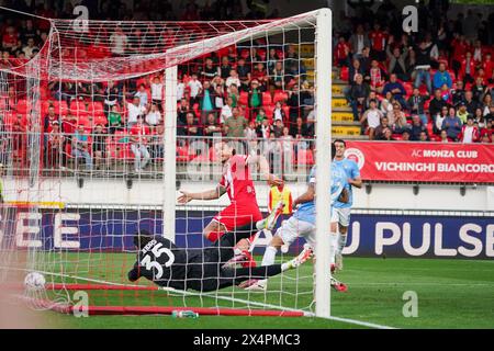 Monza, Italie. 4 mai 2024. Milan Djuric marque Goal, lors de l'AC Monza contre le SS Lazio, Serie A, au U-Power Stadium. Crédit : Alessio Morgese/Alessio Morgese/Emage/Alamy Live news Banque D'Images