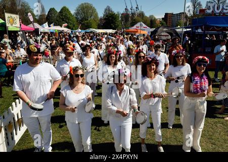 Preston Park, Brighton, ville de Brighton et Hove, East Sussex, Royaume-Uni. Bahrulo joue au Brighton Foodies Festival 2024, Preston Park, Brighton. 4 mai 2024. David Smith Alamy Banque D'Images