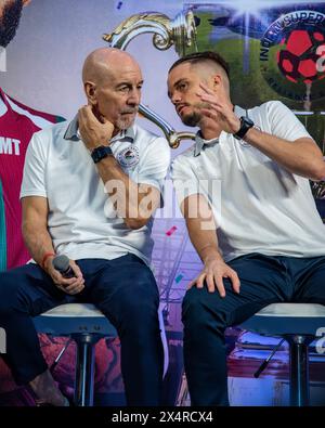 Kolkata, Inde. 03 mai 2024. Conférence de presse avant match dans un hôtel luxueux avant la finale de la 10e Super League indienne 2023-24 de deux équipes finalistes ; Mohunbagan Super Giant (MBSG) et Mumbai City FC (MCFC). (Photo par Amlan Biswas/Pacific Press) crédit : Pacific Press Media production Corp./Alamy Live News Banque D'Images