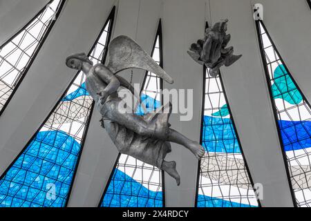 Intérieur de la Cathédrale métropolitaine notre-Dame d'Aparecida, Catedral Metropolitana Nossa Senhora Aparecida, Brasilia, Brésil Banque D'Images