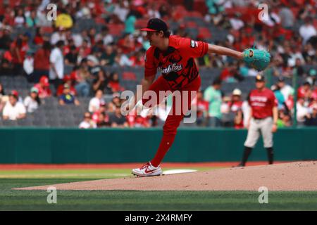 Mexico, Mexique. 04 mai 2024. Trevor Bauer #96 des Diablos Rojos lance le ballon lors du match 2 de la série entre Guerreros de Oaxaca et les Diablos Rojos del México de la Ligue mexicaine de baseball (LMB) au stade Alfredo Harp Helú. Diablos Rojos a battu Guerreros de Oaxaca 12-2. Le 4 mai 2024 à Mexico, Mexique. (Photo de Carlos Santiago/ crédit : Eyepix Group/Alamy Live News Banque D'Images