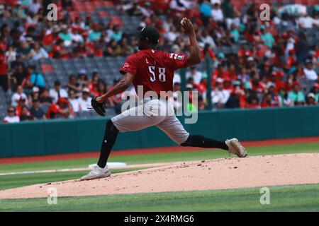 Mexico, Mexique. 04 mai 2024. Radhames Liz #58 de Guerreros de Oaxaca lance la balle lors du match 2 de la série entre Guerreros de Oaxaca et les Diablos Rojos del México de la Ligue mexicaine de baseball (LMB) au stade Alfredo Harp Helú. Diablos Rojos a battu Guerreros de Oaxaca 12-2. Le 4 mai 2024 à Mexico, Mexique. (Photo de Carlos Santiago/ crédit : Eyepix Group/Alamy Live News Banque D'Images