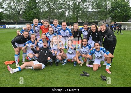 Gand, Belgique. 04 mai 2024. Les joueuses du Club YLA célèbrent leur victoire photographiée lors d'un match de football féminin entre AA Gent Ladies et le Club YLA le 7ème jour de match dans le match 1 de la saison 2023 - 2024 du Belgian Lotto Womens Super League, le samedi 4 mai 2024 à Gent, BELGIQUE . Crédit : Sportpix/Alamy Live News Banque D'Images