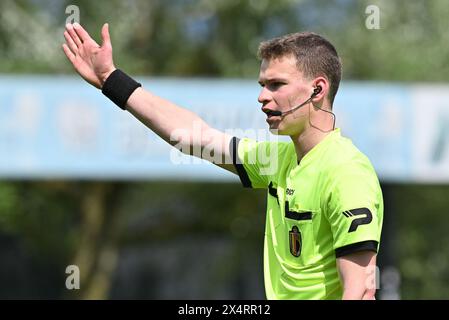 Gand, Belgique. 04 mai 2024. L'arbitre Lucas de Voldere photographié lors d'un match de football féminin entre AA Gent Ladies et Club YLA le 7ème jour de match dans le match 1 de la saison 2023 - 2024 de la Super League belge Lotto Womens, le samedi 4 mai 2024 à Gent, BELGIQUE . Crédit : Sportpix/Alamy Live News Banque D'Images