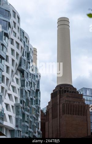 Battersea Powerstation et Prospect place - ancien versus Nouveau Banque D'Images