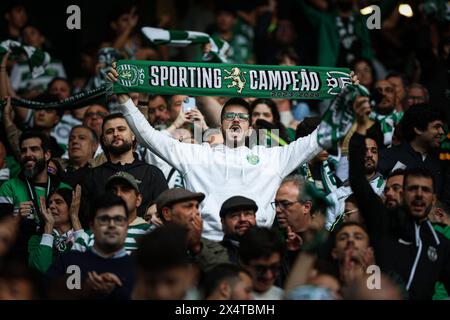 Lisbonne, Portugal. 04 mai 2024. Les supporters sportifs encouragent leur équipe lors du match Liga Portugal Betclic entre le Sporting CP et le Portimonense SC à l'Estadio Jose Alvalade. (Score final : Sporting CP 3 - 0 Portimonense SC) (photo David Martins/SOPA images/SIPA USA) crédit : SIPA USA/Alamy Live News Banque D'Images